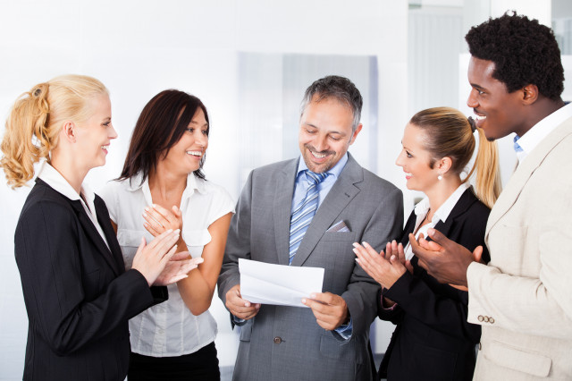 Coworkers-congratulate-Fotolia_55226643_Subscription_Monthly_M