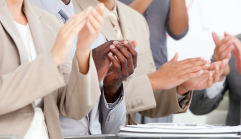 Clapping-Hands_Fotolia_22267960_S